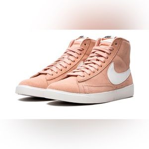 NWOT WOMENS BLAZER MID VINTAGE SUEDE  IN CORAL STARDUST | Size 9